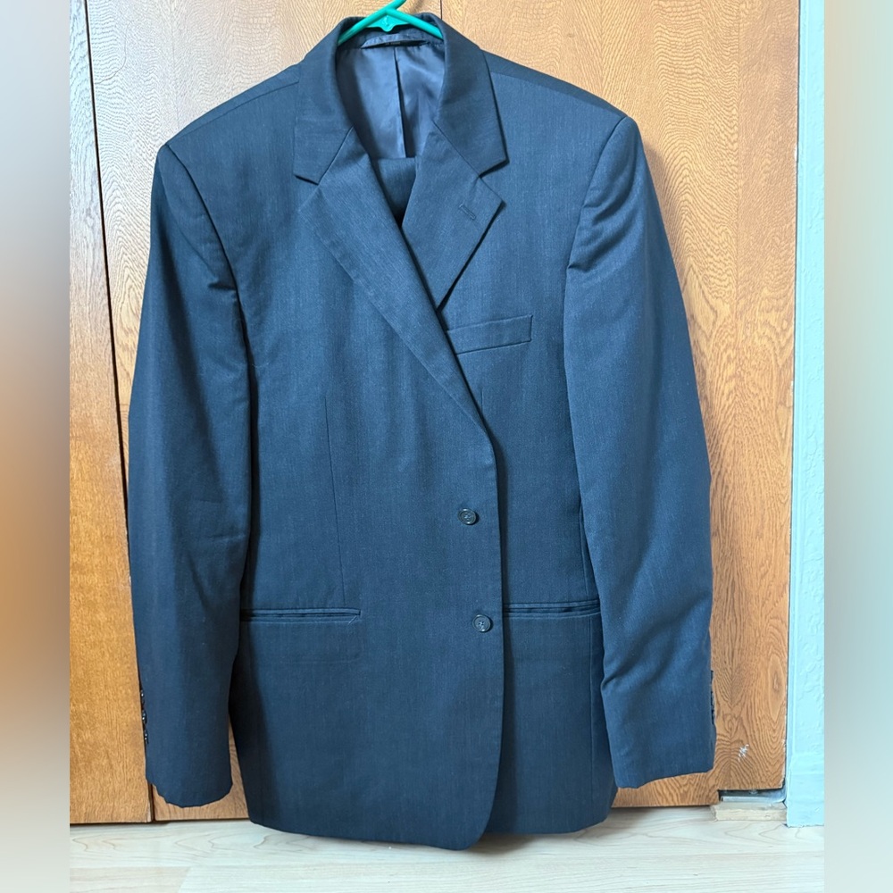 Men's 100% Wool Classic Fit Charcoal Blazer